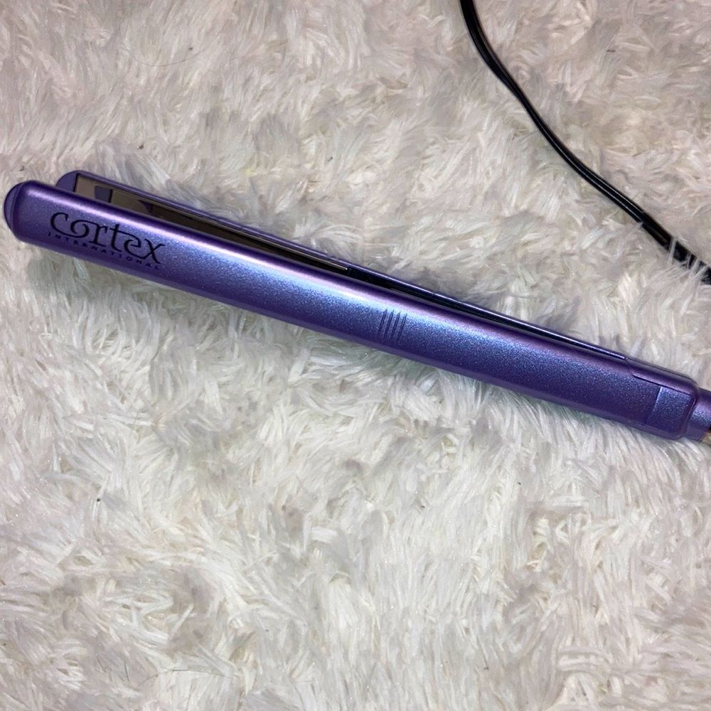 Cortex International flat iron
